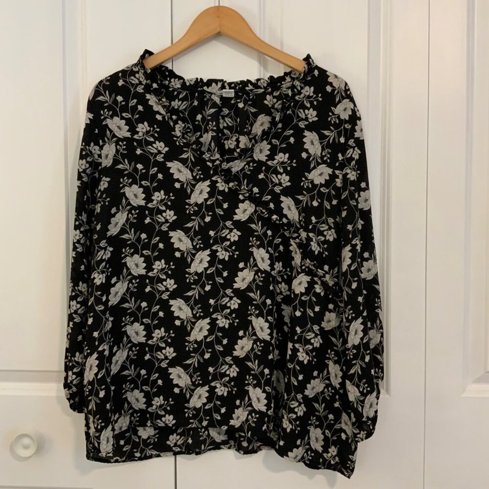 Old Navy Black Grey Floral V Neck Ruffle Trim Long Sleeve Top XL